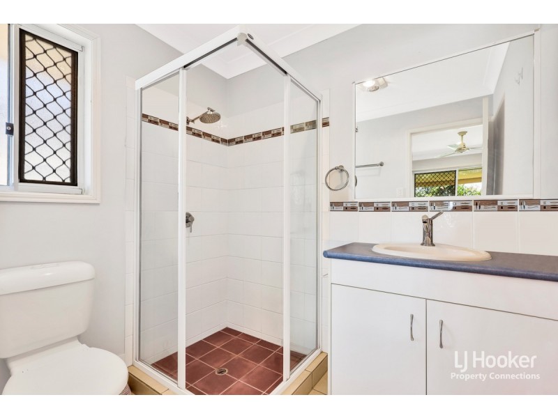 2/25 Leichardt Avenue, Rothwell QLD 4022