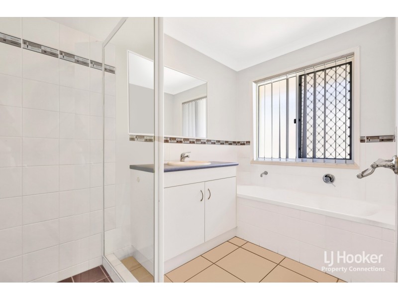 2/25 Leichardt Avenue, Rothwell QLD 4022