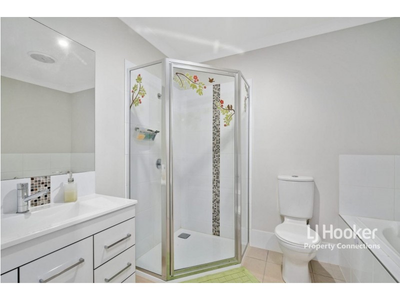 4/20 Armstrong Street, Petrie QLD 4502