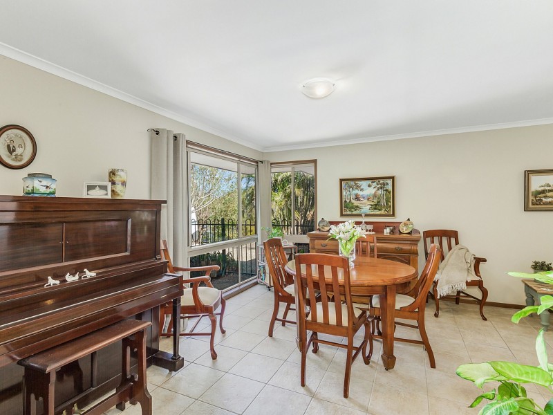4 Connewarre Court, Petrie QLD 4502