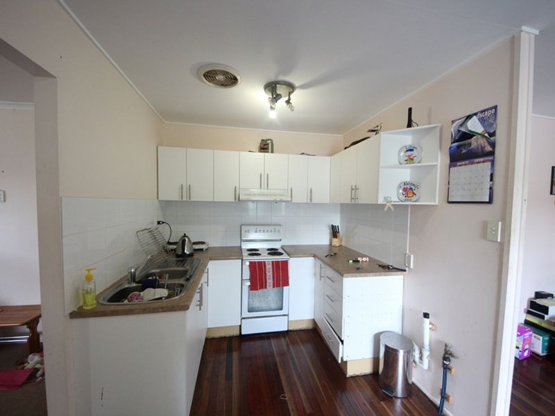 42 Andrew Street, Kallangur QLD 4503