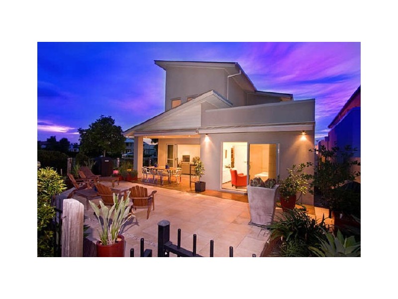 2 Moorhen Lane, North Lakes QLD 4509