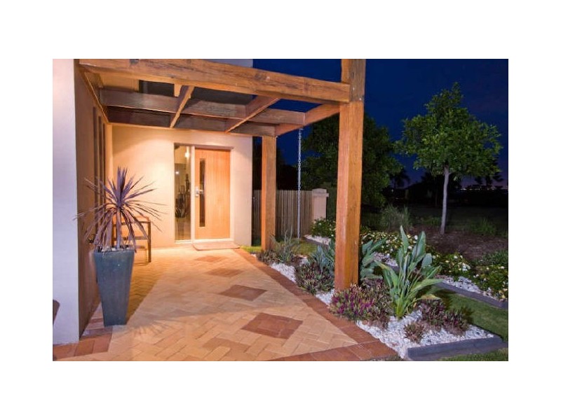 2 Moorhen Lane, North Lakes QLD 4509