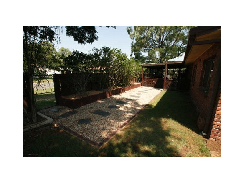 2 Water Street, Kallangur QLD 4503