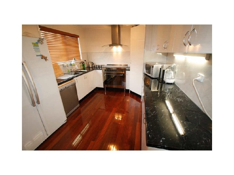 8 Oakview Court, Kallangur QLD 4503