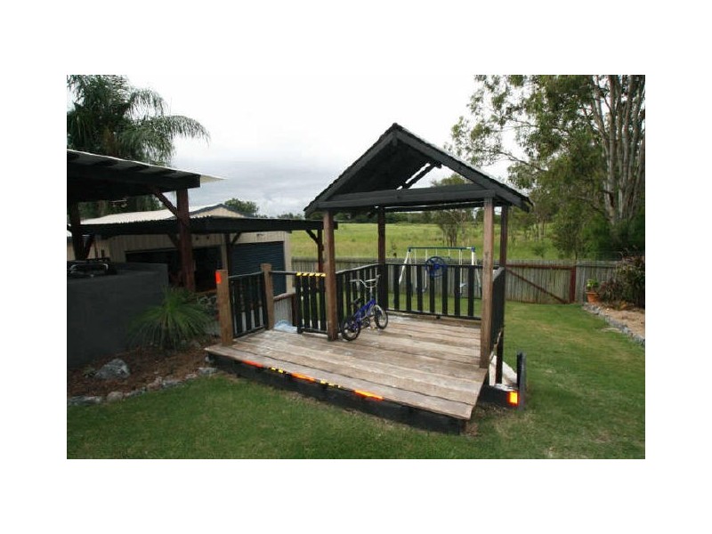 19 Jillian Street, Kallangur QLD 4503