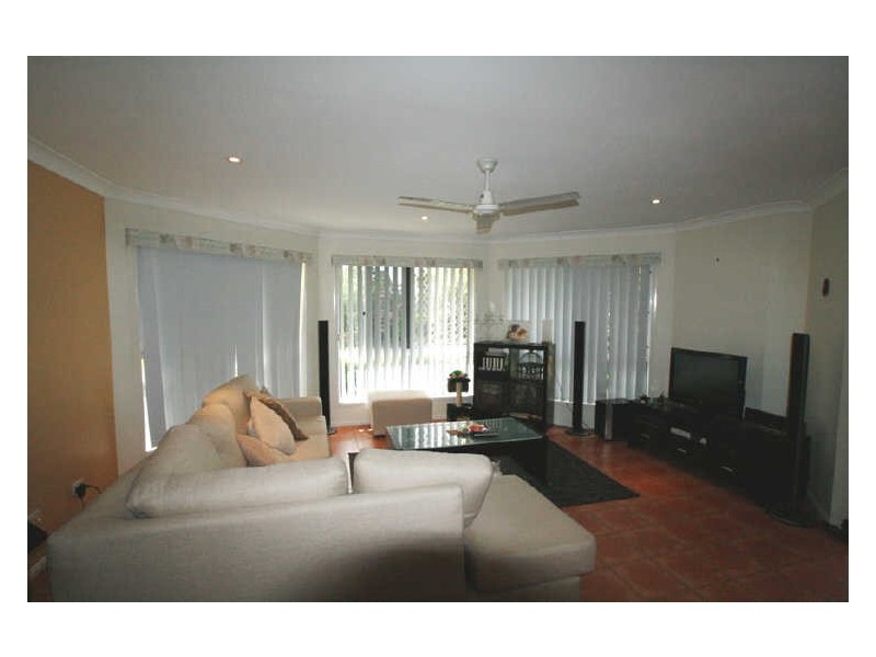 15 Forester Place, Kallangur QLD 4503