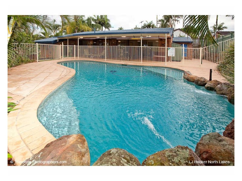 12 Eucalyptus Place, Albany Creek QLD 4035