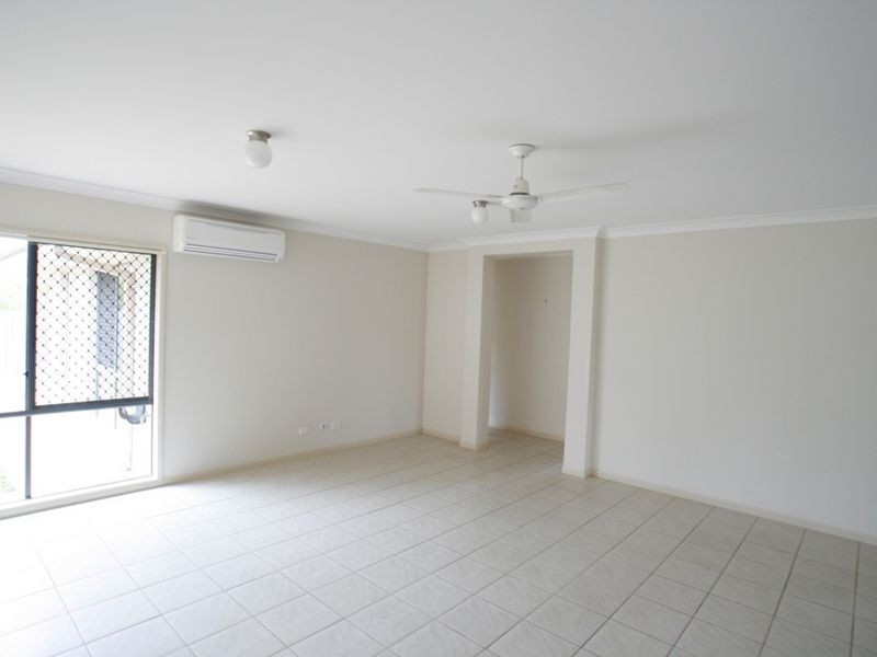 6 Dotterel Crescent, North Lakes QLD 4509