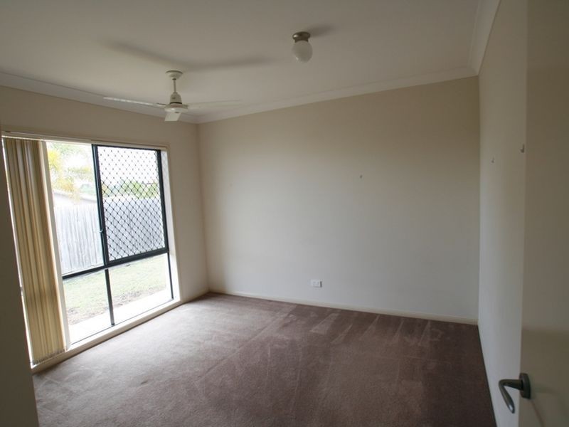 6 Dotterel Crescent, North Lakes QLD 4509