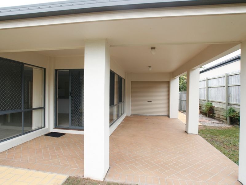 6 Dotterel Crescent, North Lakes QLD 4509