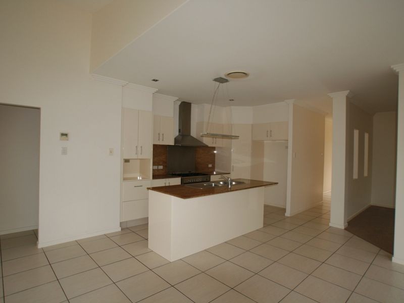 30 Peron Crescent, North Lakes QLD 4509