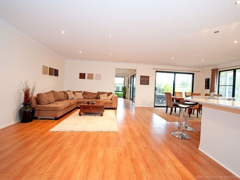 2 Pipit Close, Mango Hill QLD 4509