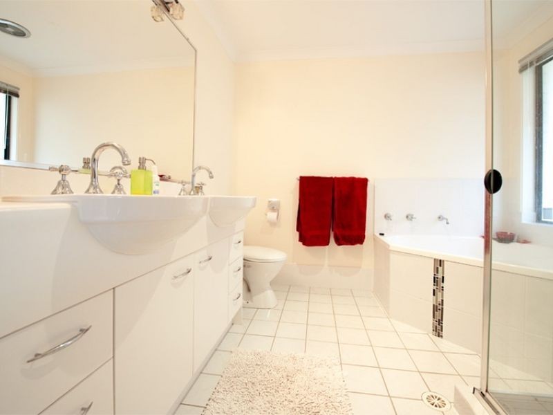 2 Pipit Close, Mango Hill QLD 4509