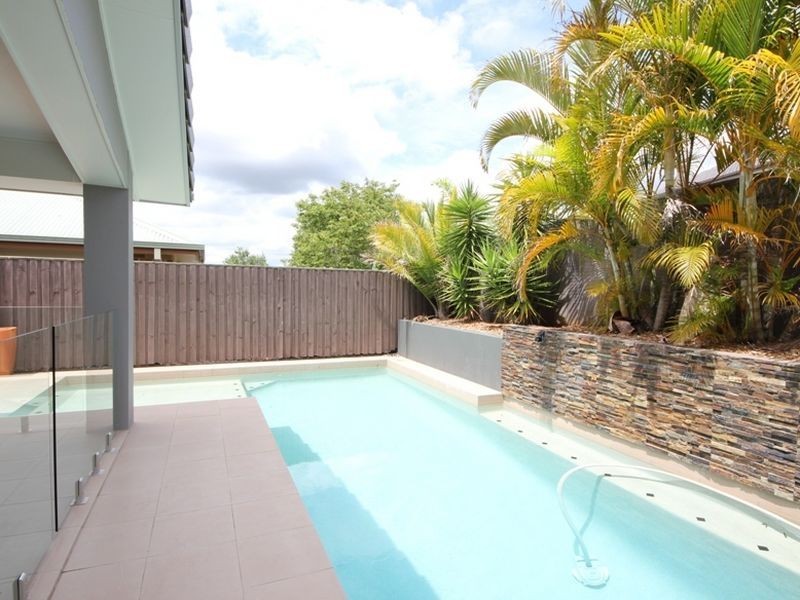 30 Peron Crescent, North Lakes QLD 4509
