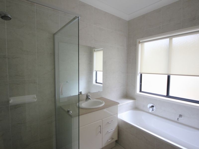 30 Peron Crescent, North Lakes QLD 4509