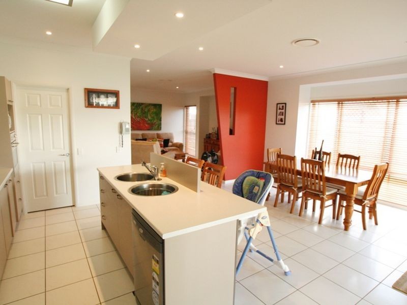 14 Elkhorn Court, North Lakes QLD 4509