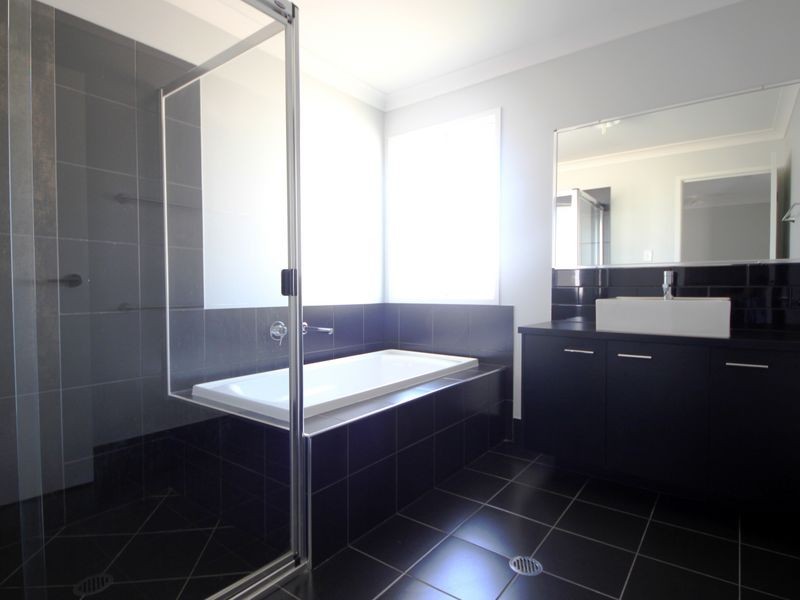 4 Vanilla Ave, Griffin QLD 4503