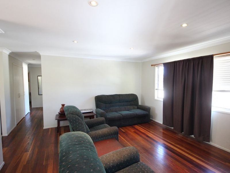 22 Lavercombe Drive, Kallangur QLD 4503