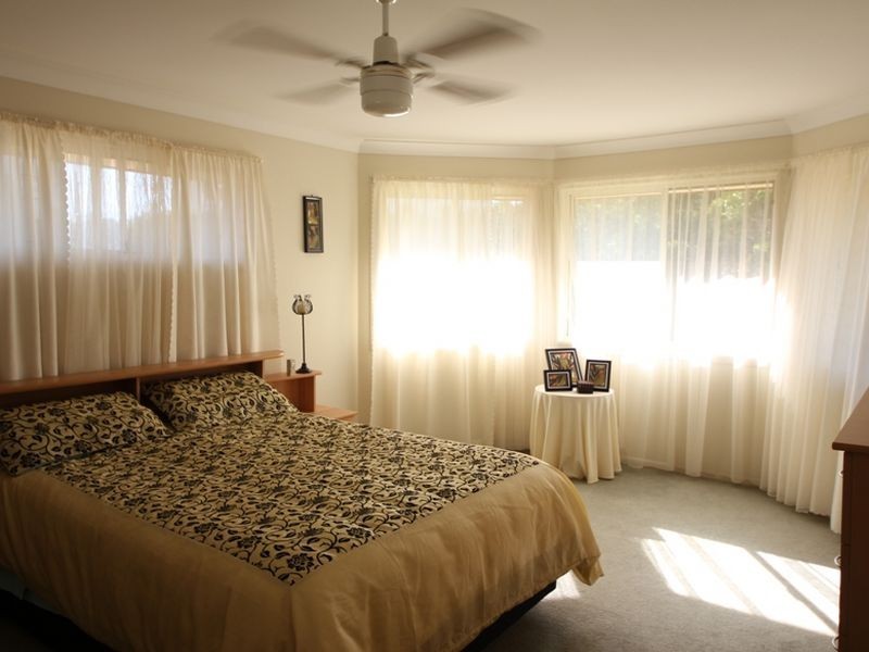 11 Chesterfield Drive, Murrumba Downs QLD 4503