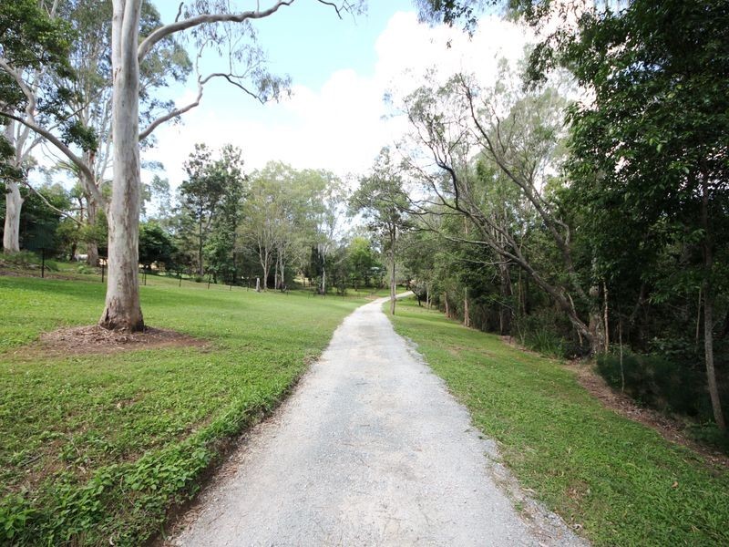 27 Vores Road, Whiteside QLD 4503