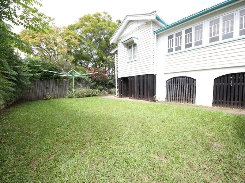 9 Shaw Road, Wooloowin QLD 4030