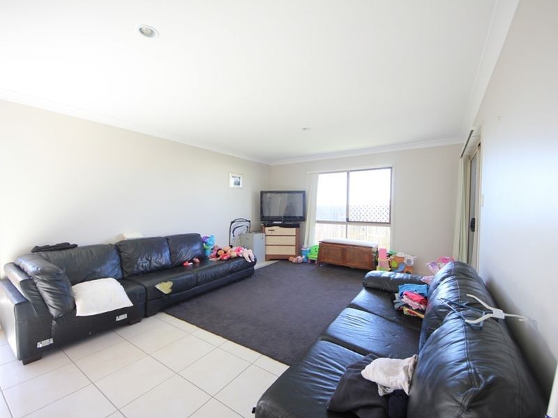 18 Edward Close, North Lakes QLD 4509