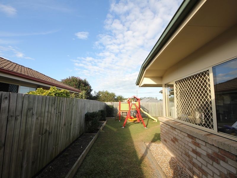 5 Mowbray Court, Kallangur QLD 4503