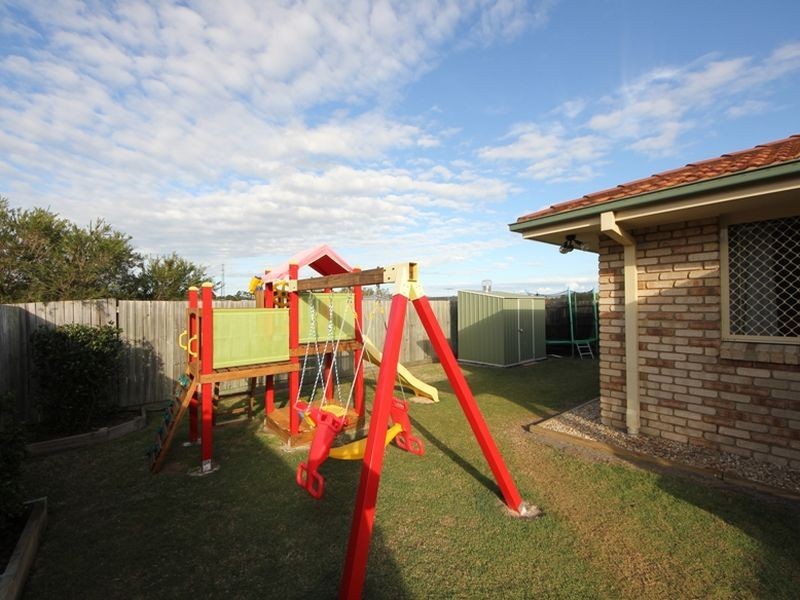 5 Mowbray Court, Kallangur QLD 4503