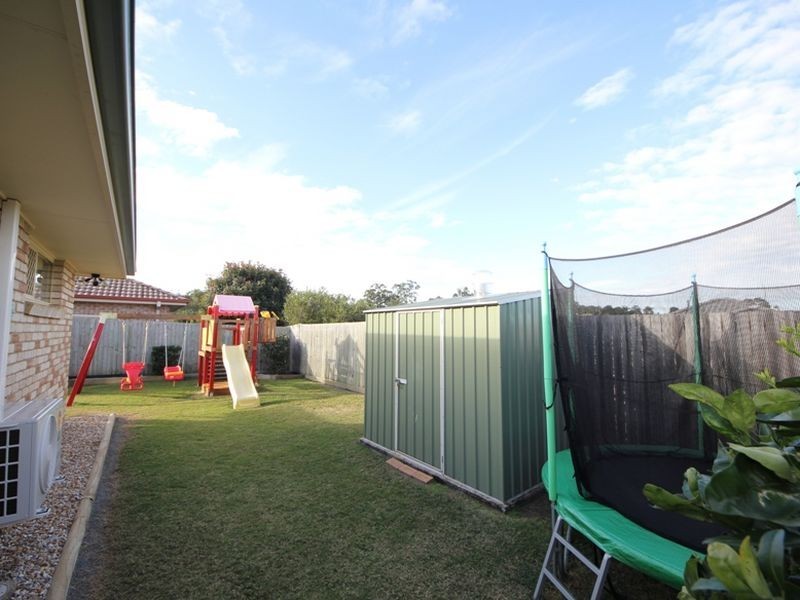 5 Mowbray Court, Kallangur QLD 4503