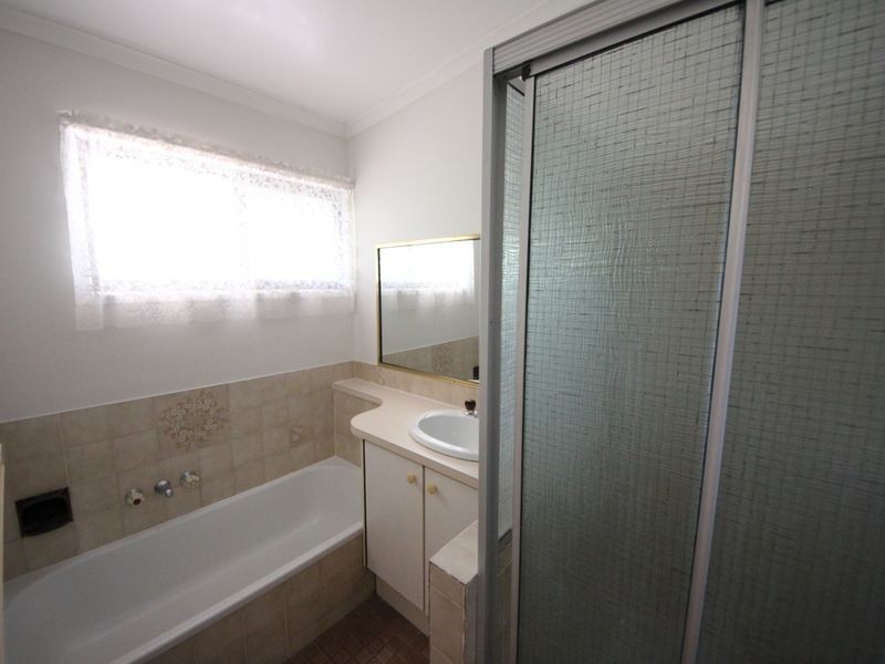 8 Minstrel Street, Kallangur QLD 4503