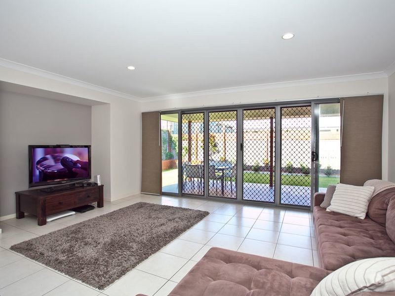 24 Ulysses Street, Kallangur QLD 4503