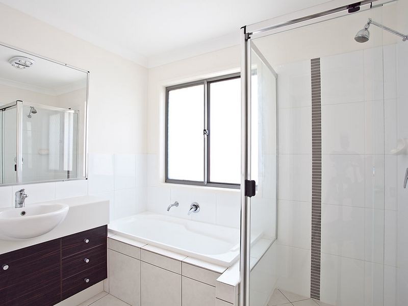 24 Ulysses Street, Kallangur QLD 4503