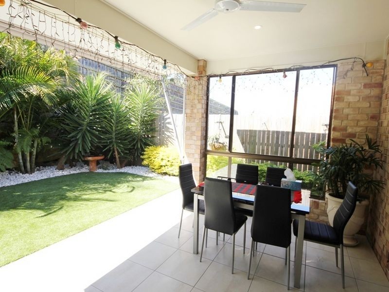 8 Illawarra Close, Griffin QLD 4503