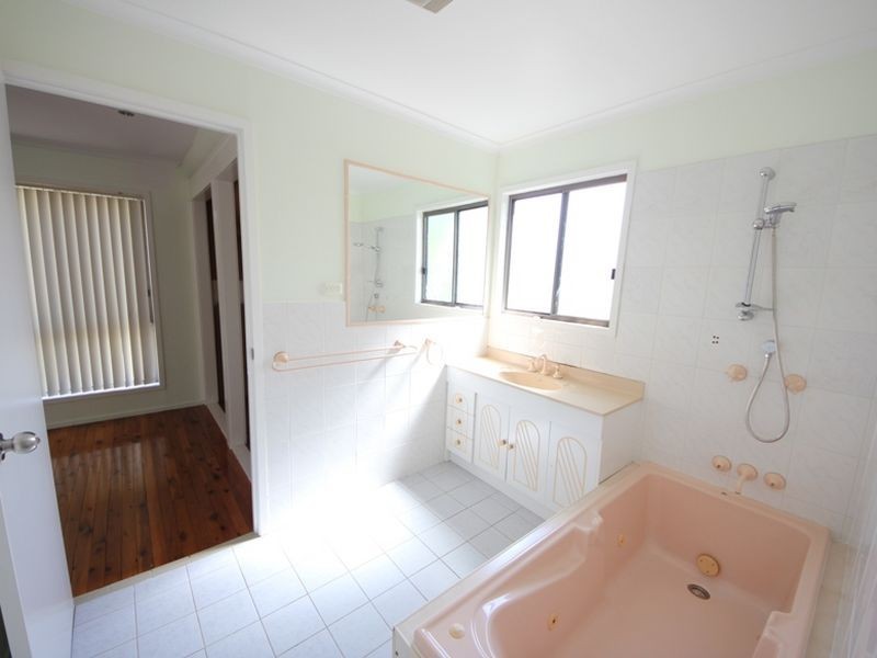 35 Belrose Avenue, Petrie QLD 4502