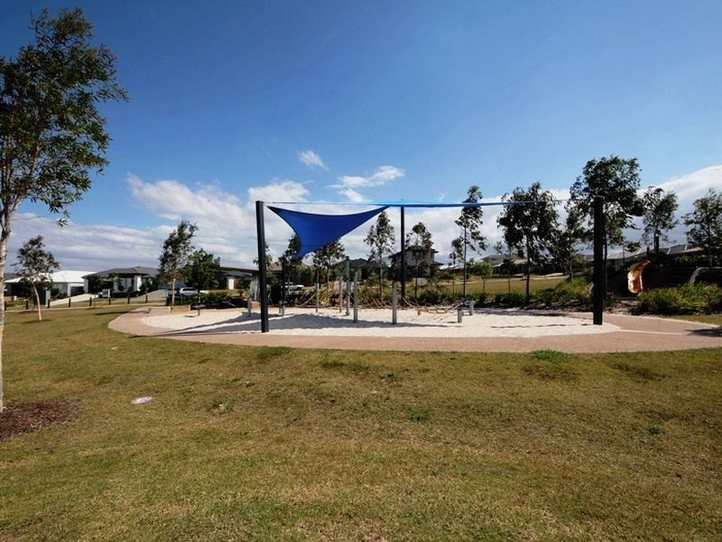 2 Severn Crescent, North Lakes QLD 4509