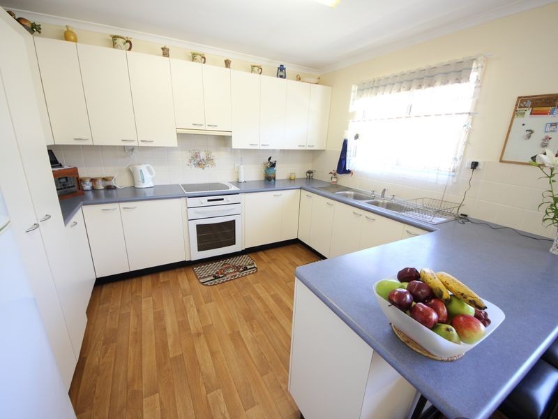 28 Alexander Ave, Kallangur QLD 4503