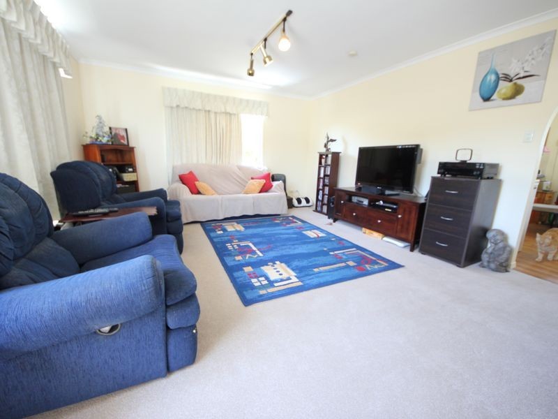 28 Alexander Ave, Kallangur QLD 4503