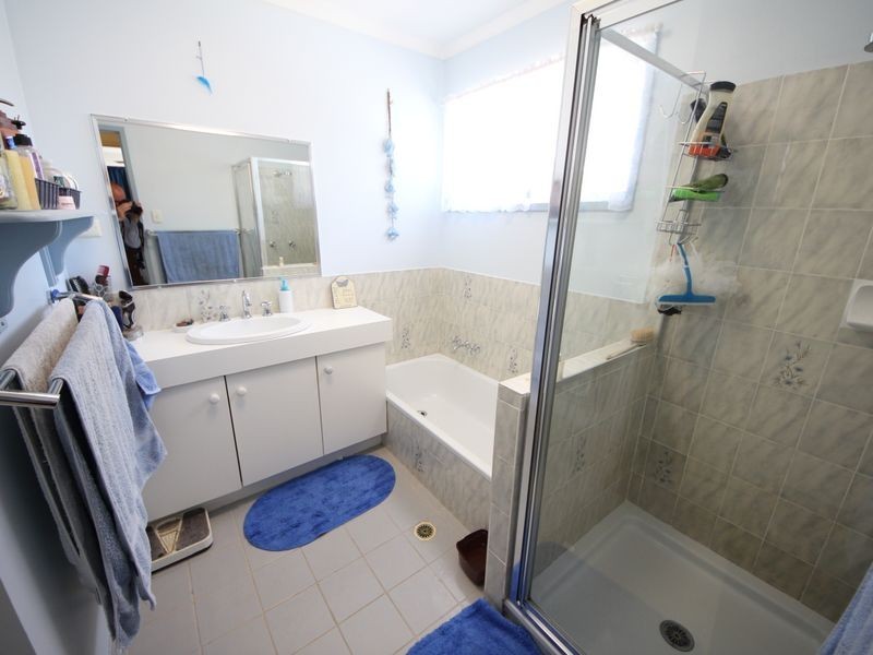 28 Alexander Ave, Kallangur QLD 4503