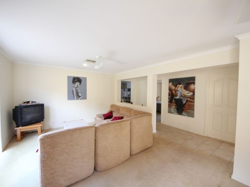 8 Hamersley Court, North Lakes QLD 4509