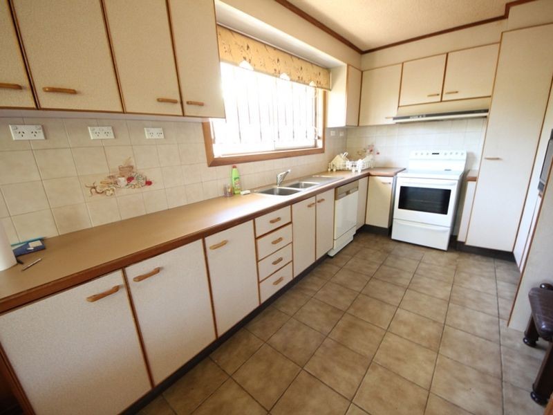 6 Sylvan Court, Kallangur QLD 4503