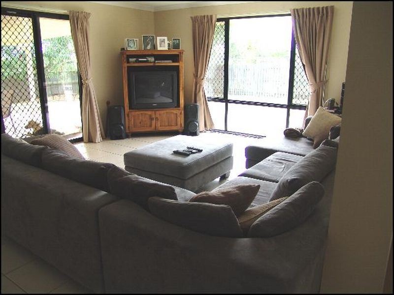 10 Butterfly Drive, Kallangur QLD 4503