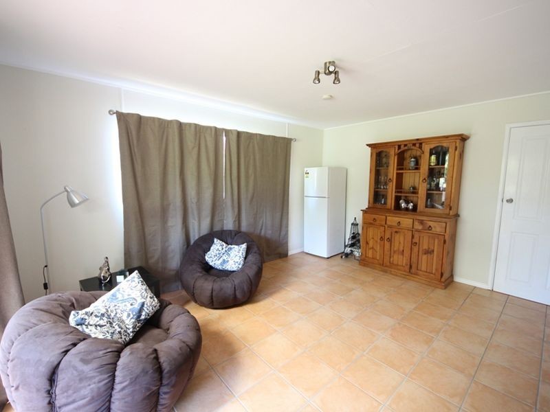 4 Loowa Street, Kallangur QLD 4503