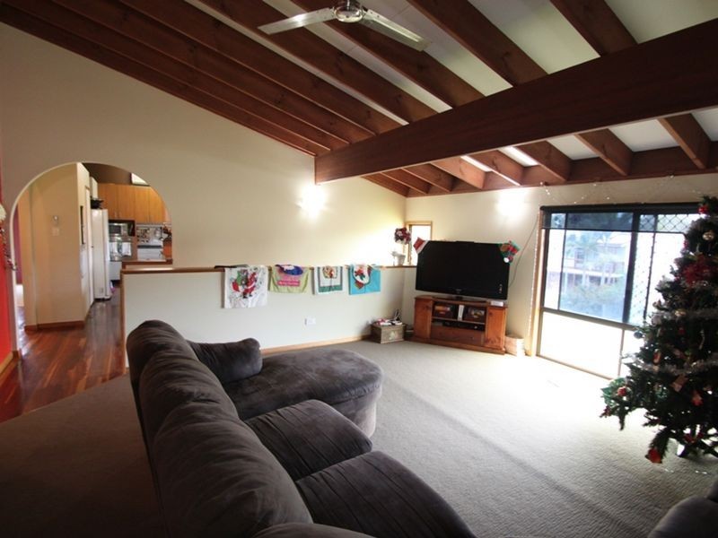 6 Minstrel Street, Kallangur QLD 4503