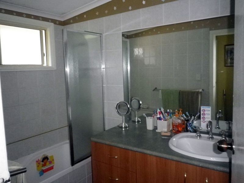 156 School Road, Kallangur QLD 4503