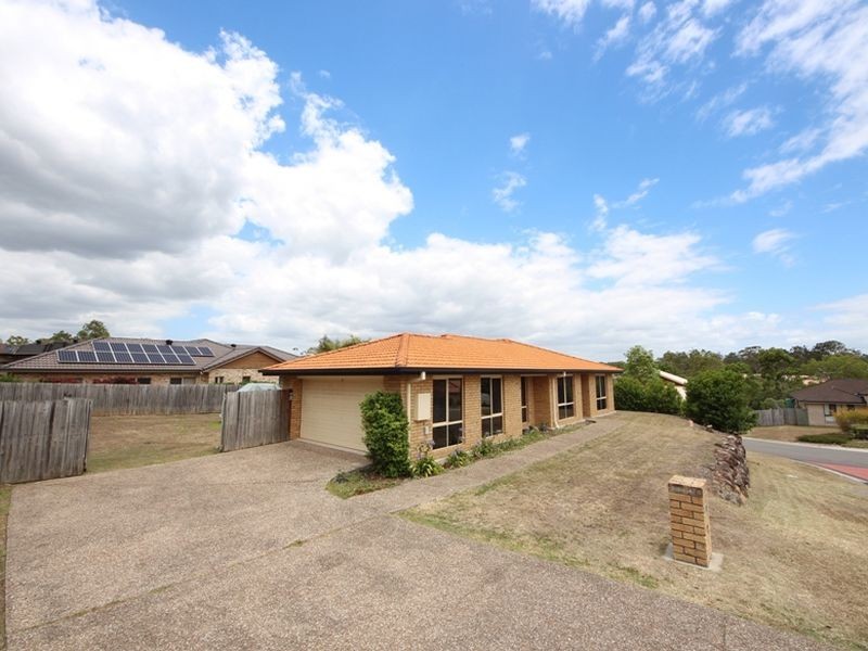 2 Beakey Close, Petrie QLD 4502
