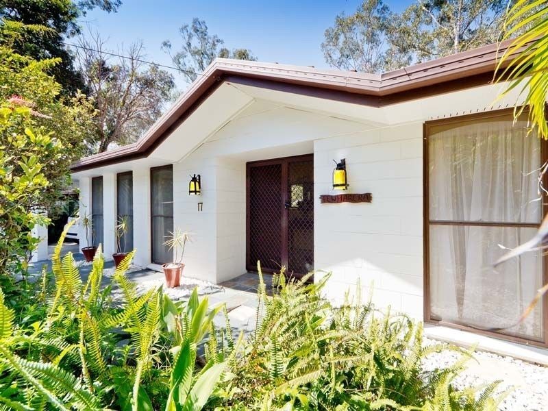 17 Killara Crescent, Petrie QLD 4502