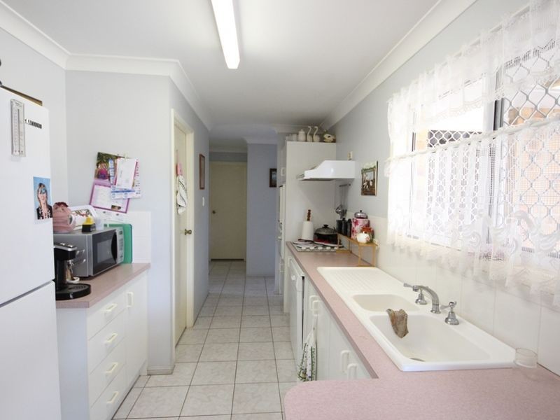 8 Frangipani Court, Kallangur QLD 4503