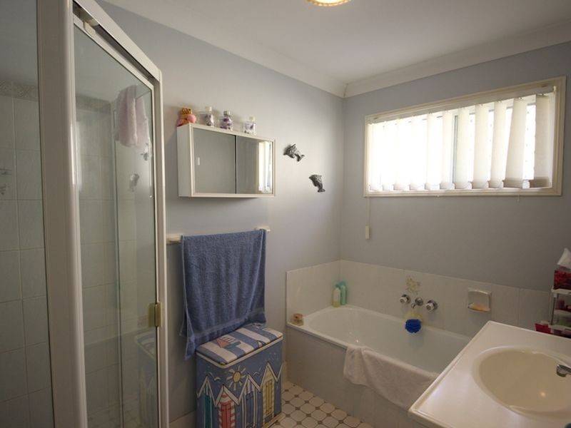 8 Frangipani Court, Kallangur QLD 4503