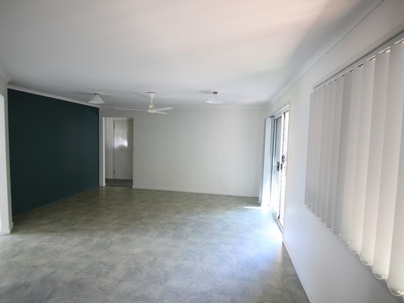 10 Emperor Court, Kallangur QLD 4503